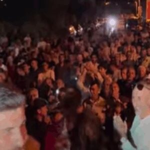 binlerce koylu gece vakti ayaga kalkti madene karsi tek yumruk oldu D4Cg5Jci