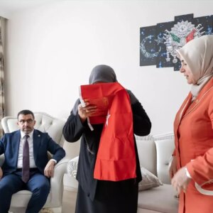 cumhurbaskani erdoganin terorsuz turkiye mektubu karsta sehit annesine ulasti tGS9IJW9