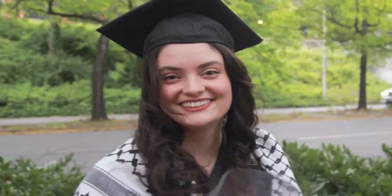 ozgur ozel aysenur ezgi eygiyi olum yildonumunde andi XiwtECeC