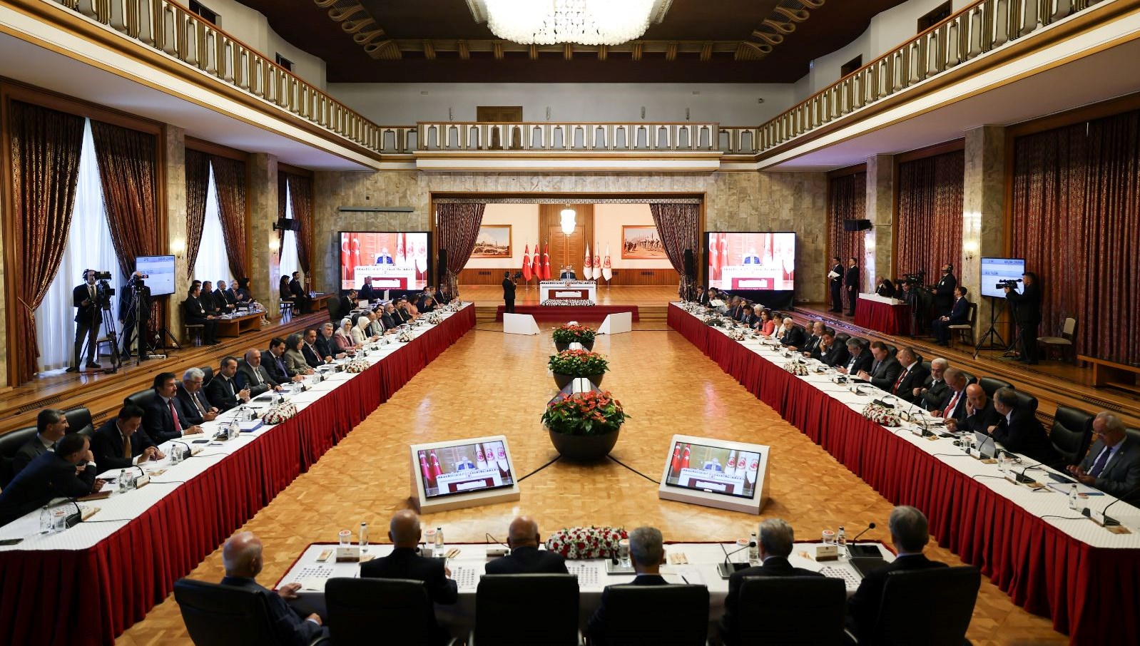 surec komisyonu yeniden toplaniyor sendikalar ve is dunyasi dinlenecek O7edAf8Q