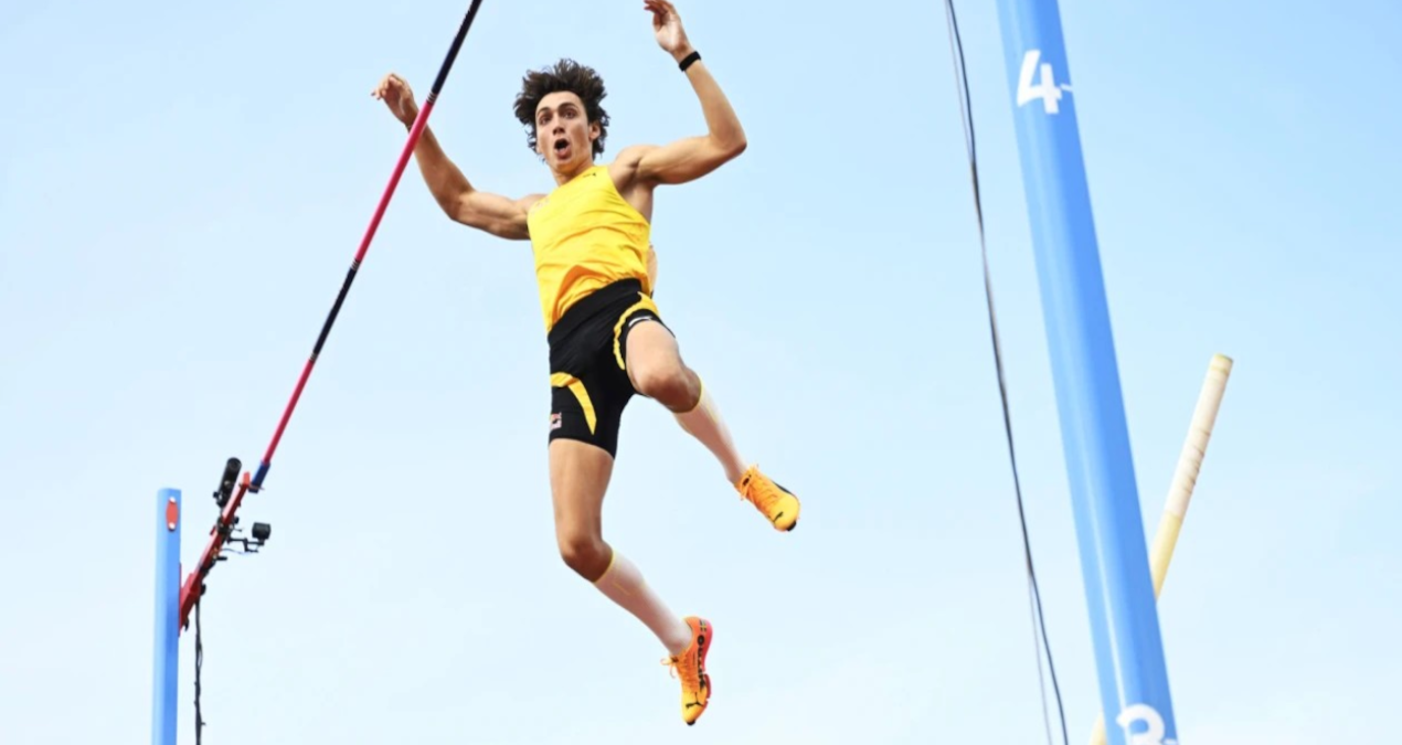 ucan isvecli havada para basiyor 9w35bEyd