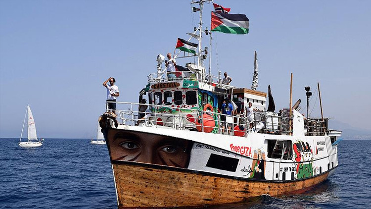 aktivistler vazgecmiyor 11 gemi ablukayi yarmak icin gazze yolunda 8gIMhSCM