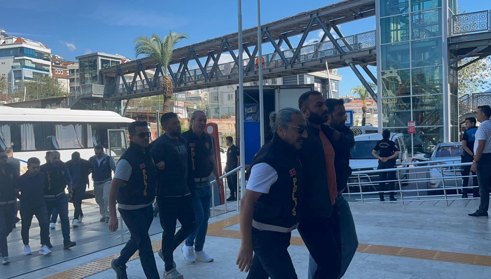 cesedi sarp kayaliklarda bulunmustu iki kisi tutuklandi q22agfdp.jpg