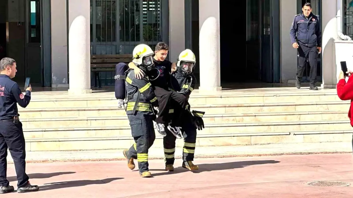 mugla fen lisesinde kapsamli deprem tatbikati gerceklestirildi ls9X5zDu.jpg