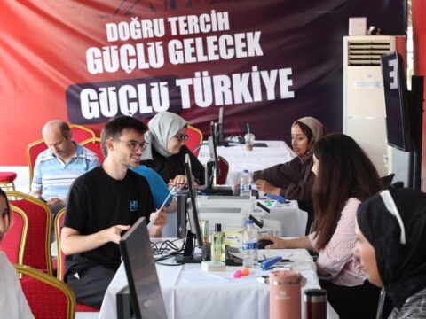 Bagcilarda universite adaylarina ucretsiz tercih destegi 4Z2jNnST