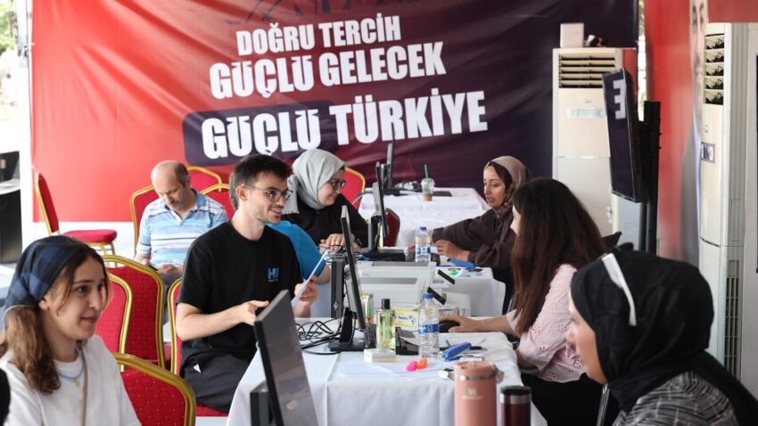 Bagcilarda universite adaylarina ucretsiz tercih destegi 4Z2jNnST